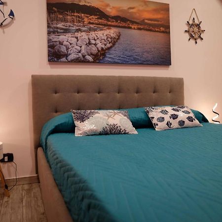 Stay In The Heart Of Salerno - Near The Duomo "La Finestra Sul Borgo" Exterior photo