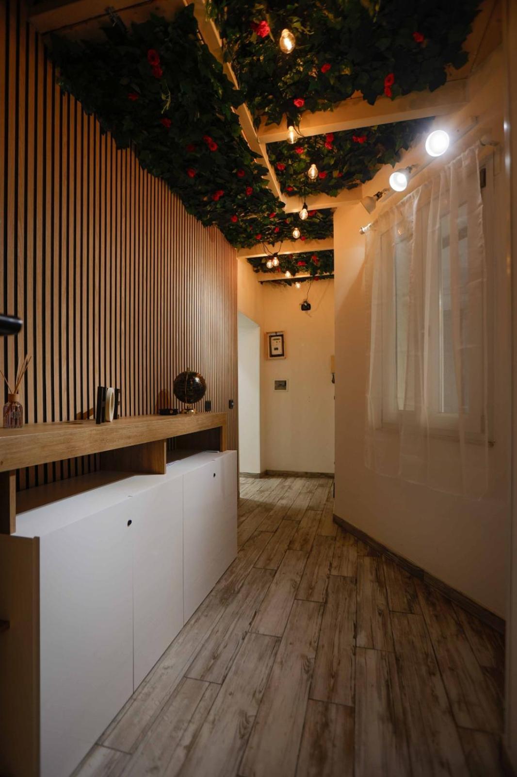 Stay In The Heart Of Salerno - Near The Duomo "La Finestra Sul Borgo" Exterior photo