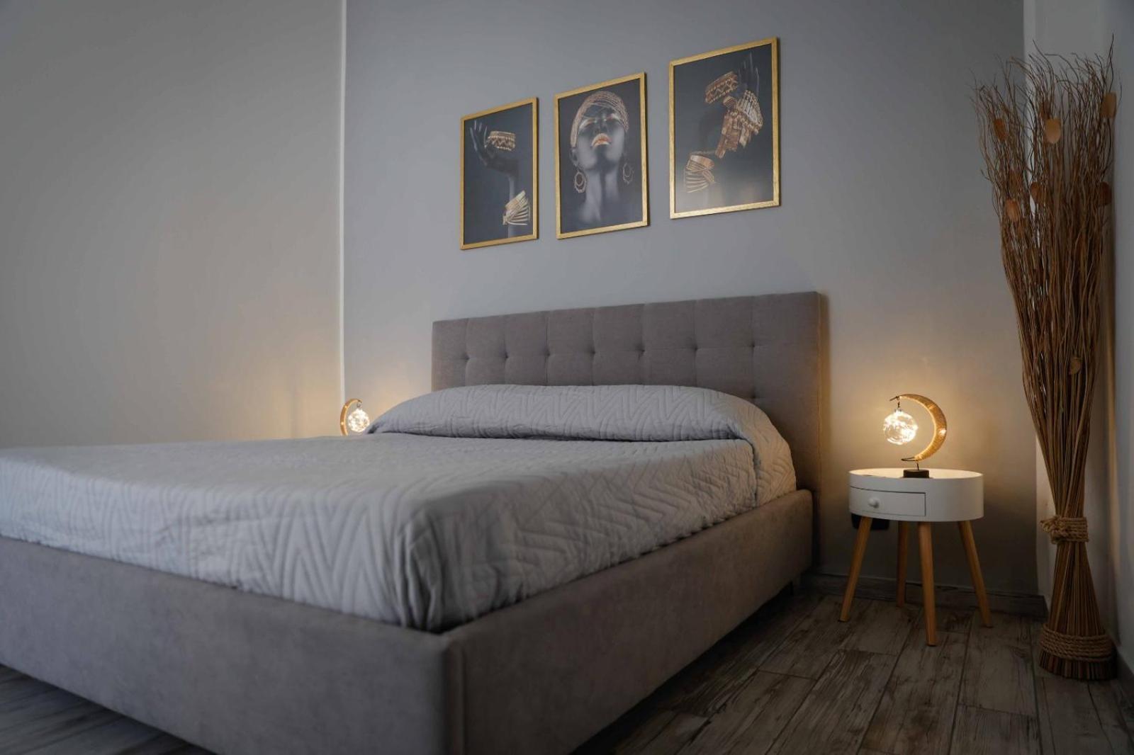 Stay In The Heart Of Salerno - Near The Duomo "La Finestra Sul Borgo" Exterior photo